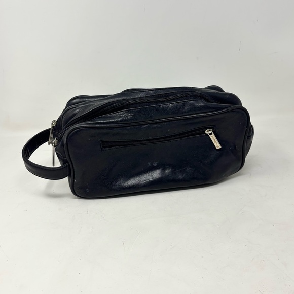 BROOKSTONE Men’s Black Leather Double Compartment Toiletry Dopp Bag 8” X 4” X 4” - Picture 1 of 9